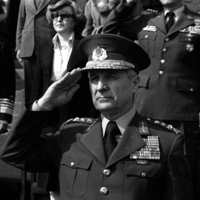 AYM'den 'Kenan Evren övgüsü' kararı