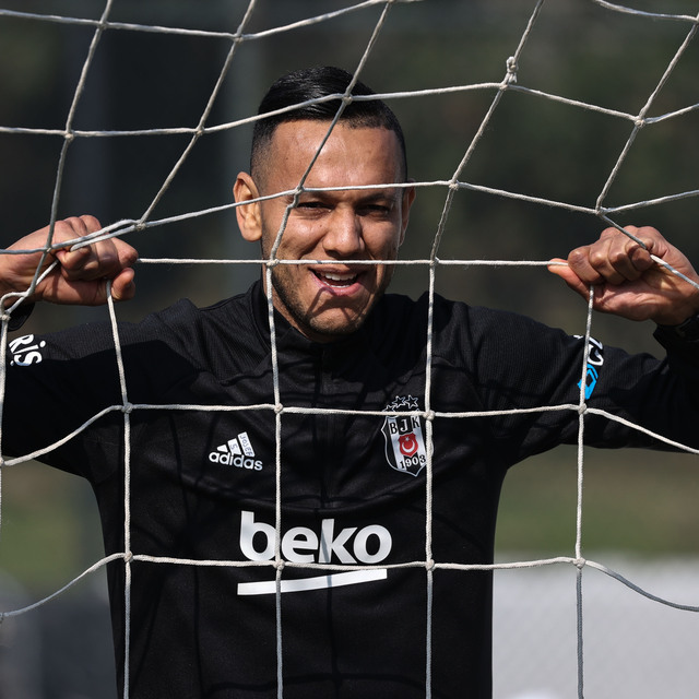 "Futbol saha içinde kalırsa..."