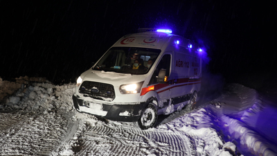 Baba dehşeti! Eşini ve 3 çocuğunu yaraladı