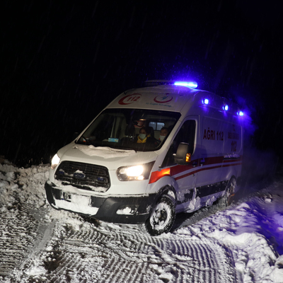 Baba dehşeti! Eşini ve 3 çocuğunu yaraladı