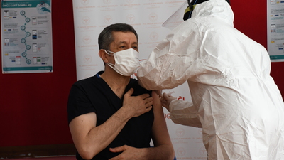 Öğretmenlere aşılama başladı