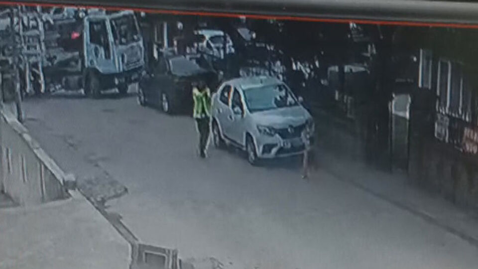 Trafik polisi hırsızlara ateş açtı!