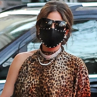 Gazetecilerden kaçamadı