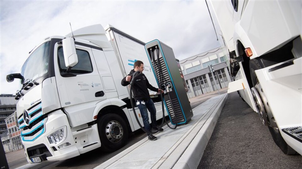 Binlerce çalışanı işinden edebilir