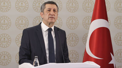 Bakan Selçuk'tan okullarla ilgili flaş açıklama!