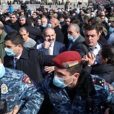 Ermenistan'da ordu Başbakan Paşinyan'ın istifasını istedi: Siyasi kriz bu noktaya nasıl geldi?