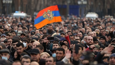 İran'dan, Ermenistan'da taraflara "itidal" çağrısı