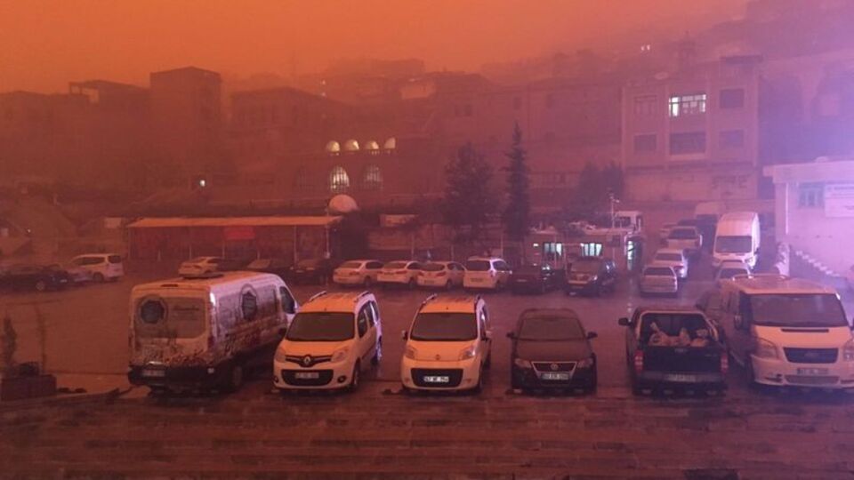 'Çöl tozu' uyarısı: Virüs havada daha fazla kalır!