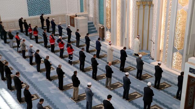 Bursa Cuma namazı saati kaçta?