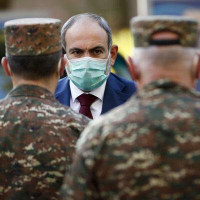 Devrimin yüzü olarak seçilen Paşinyan nasıl bu noktaya geldi?