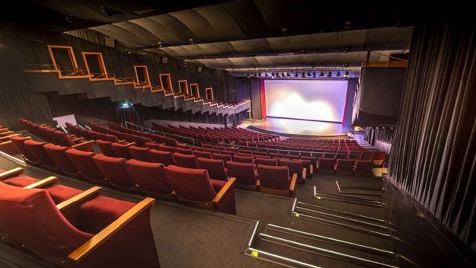 Atlas Sineması küllerinden yeniden doğdu