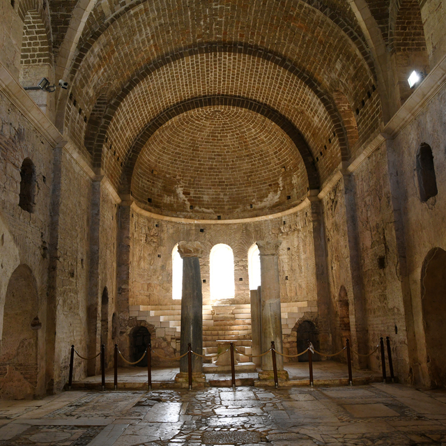 Adaylardan biri Noel Baba'nın kilisesi