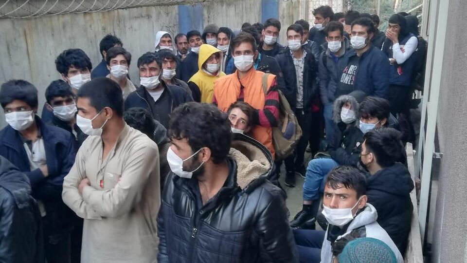 Geri dönüşüm tesisine göçmen operasyonu