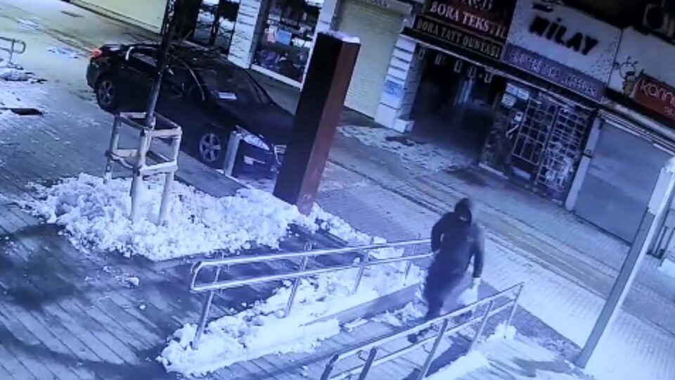 Katil inşaatçı kılığında!