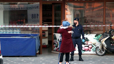 Dehşet! Annesini boğazını keserek öldürdü
