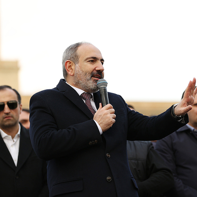 Paşinyan: Ermenistan halkından özür diliyorum