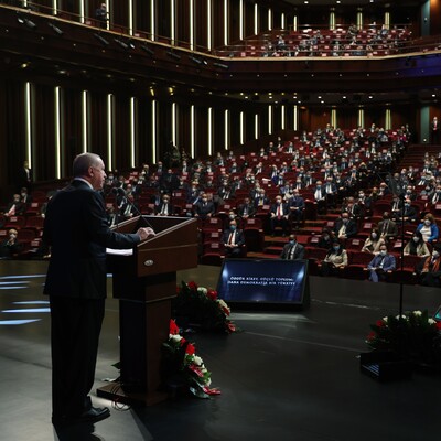 İnsan hakları ve yargı reformu için anayasa adres gösterildi