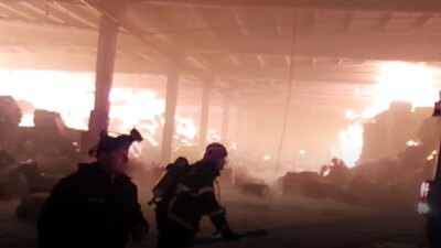 Kahramanmaraş'ta korkutan fabrika yangını!