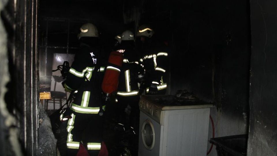Alkollü şahıs müstakil evi ateşe verdi