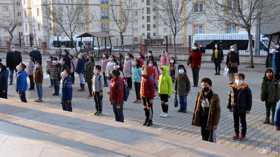 Okullarda yüz yüze eğitime başlandı