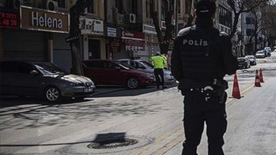 Hafta sonu sokağa çıkma yasağı kalktı mı?