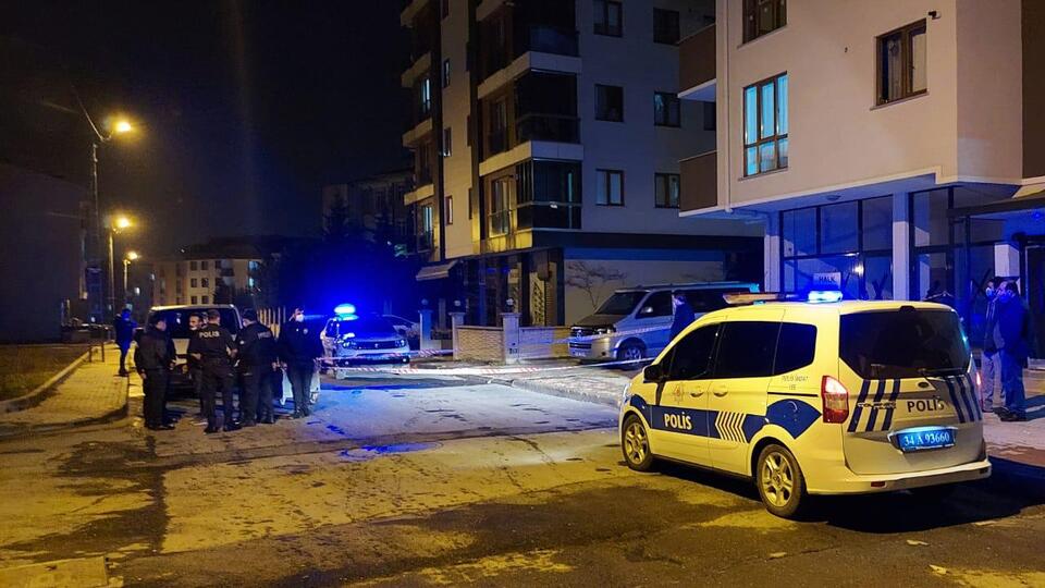 Genç kızın ölümünde intihar iddiası