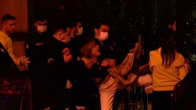 Genç kadın çıldırdı! Önce bıçakladı sonra...