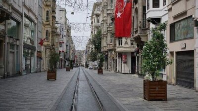 Hafta sonu sokağa çıkma yasağı var mı?