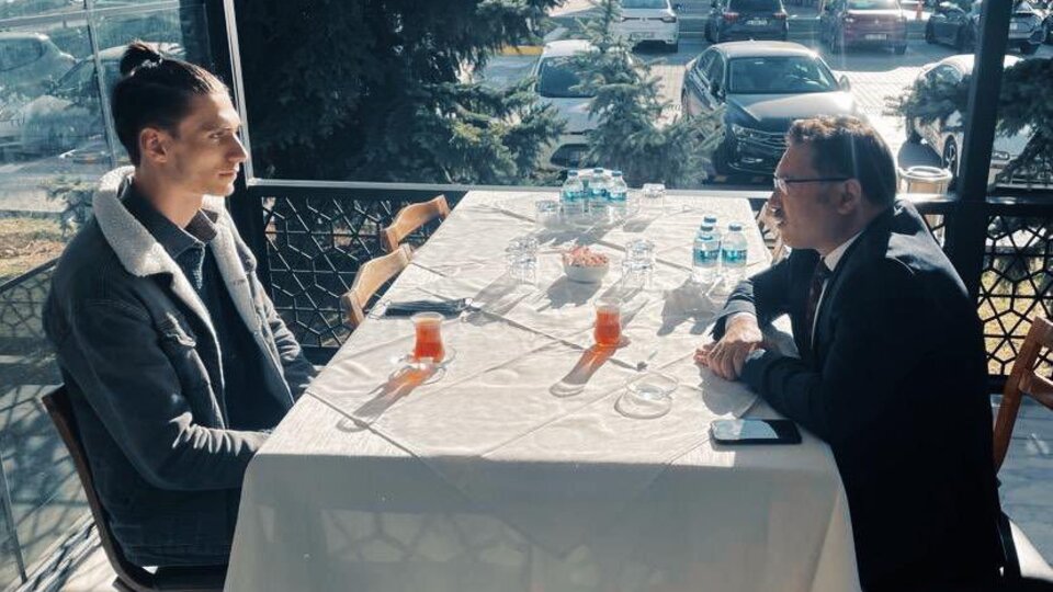 Vali, saldırıya uğrayan gençle buluştu