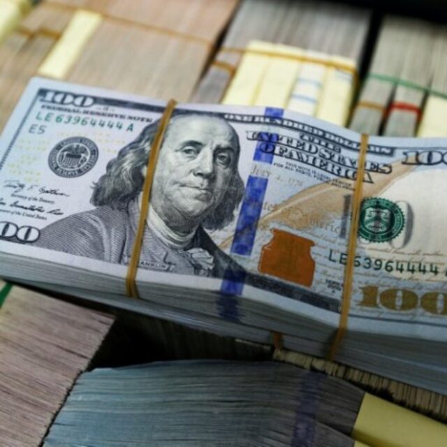 Hizmet sektörü 10 milyar dolar cari fazla verdi