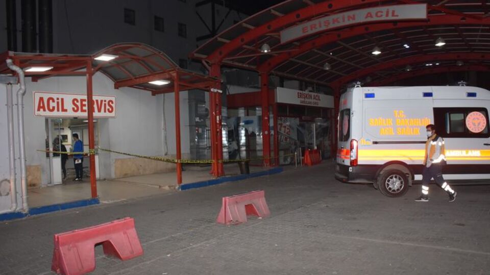 Sokak ortasında bıçaklandı, polise sığındı