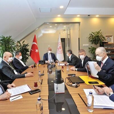 'Korsan yayın' toplantısı!