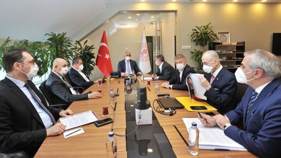 'Korsan yayın' toplantısı!