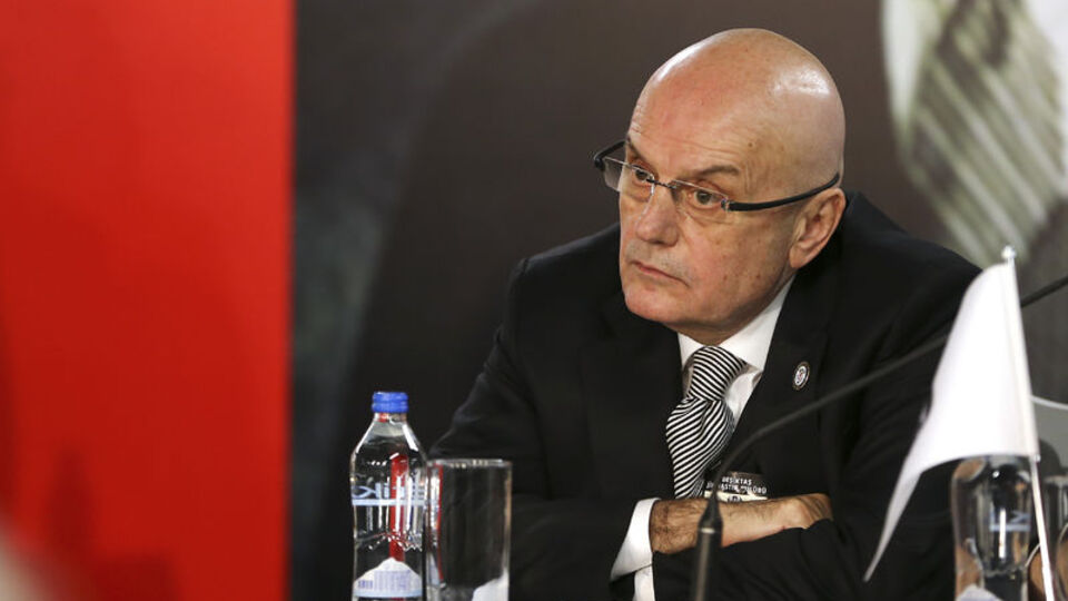 "Ligi sıfırlayalım, yabancı hakemle başlatalım"