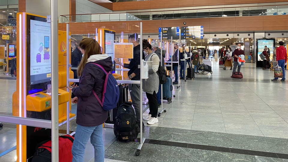 Havalimanlarını 5.4 milyon kişi kullandı