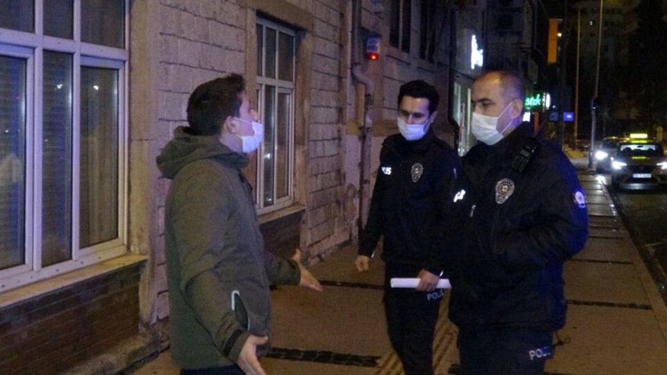 Kısıtlamada polisin alkollü sürücü ile imtihanı!