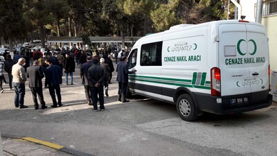 Feci olay! 4 yaşındaki çocuk 3'üncü kattan düştü