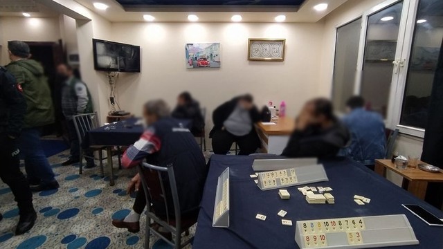 Güvenlik kameralı kumarhaneye suçüstü baskın