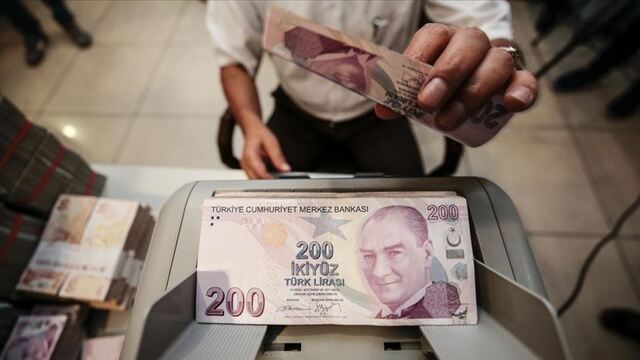 Aylık en yüksek reel getiri mevduat faizinde