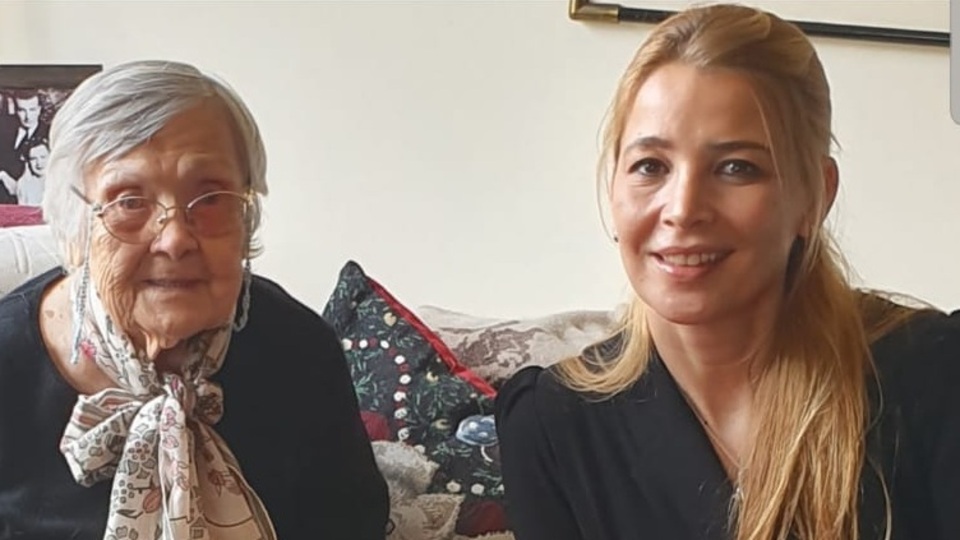 TÜGİAD'dan Muazzez İlmiye Çığ'a ödül