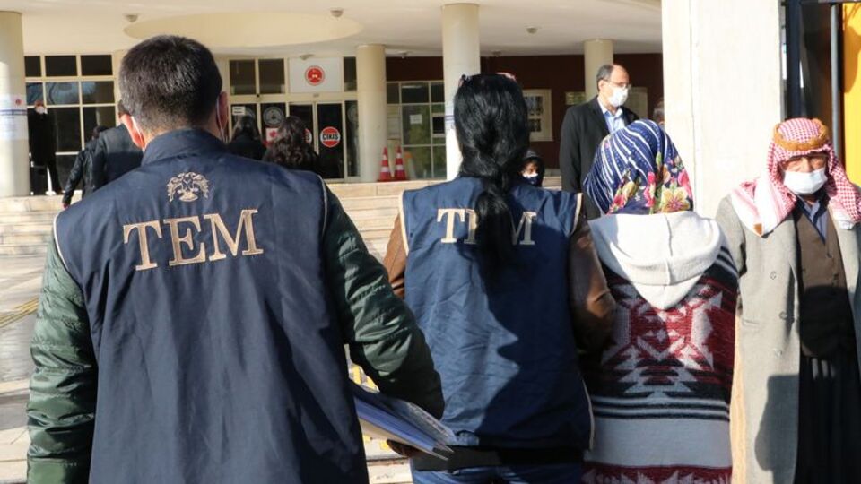 13 ilde FETÖ operasyonu! 35 gözaltı