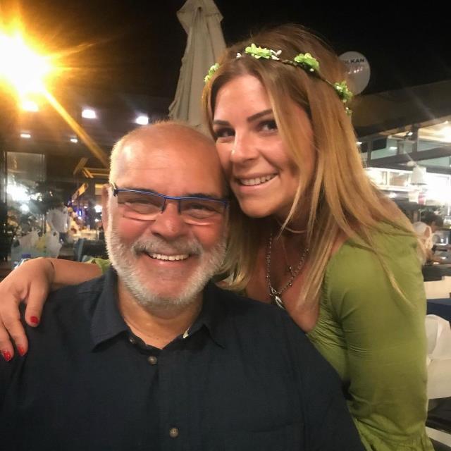 Pelin Öztekin kimdir?