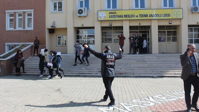 Deprem tatbikatında depreme yakalandılar!