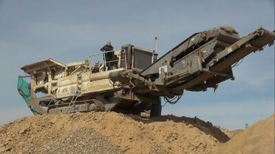 Taş kırma makinesinde feci son!