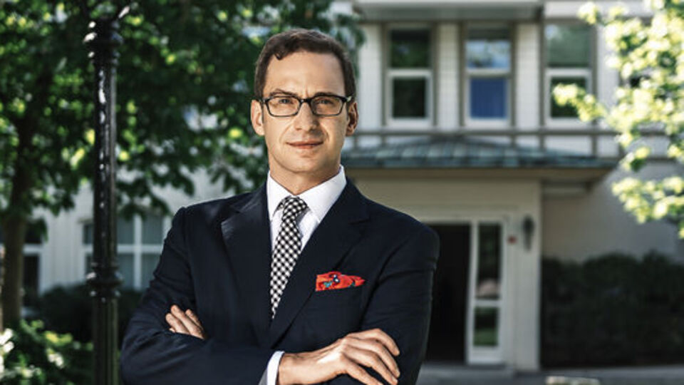 'Hiç kimse bir ada değildir'