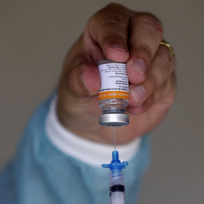 Koronavirüs aşısının öncesi ve sonrası için alkol uyarısı!