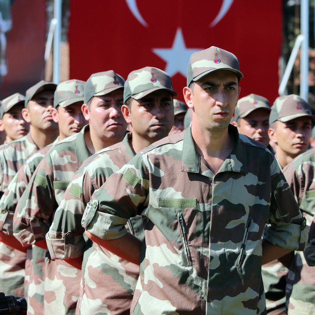 Askerler için tarife çıkardı: Askerfone
