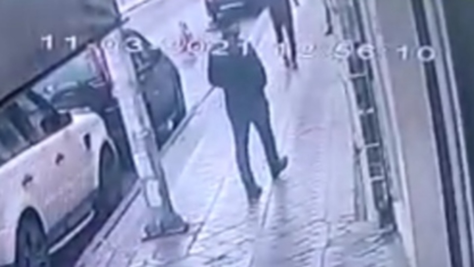 Bankada 'biber gazlı' soygun!