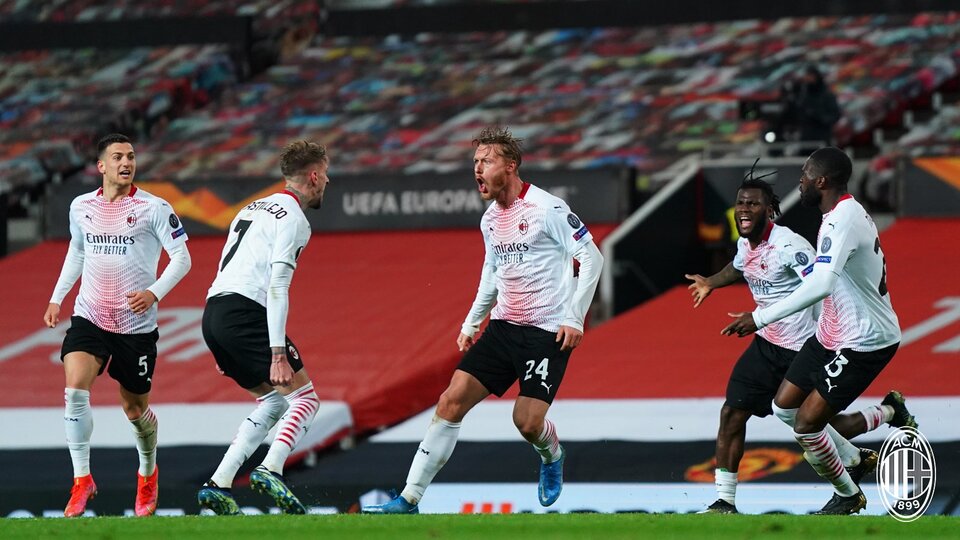 Manchester'ı Kjaer yıktı