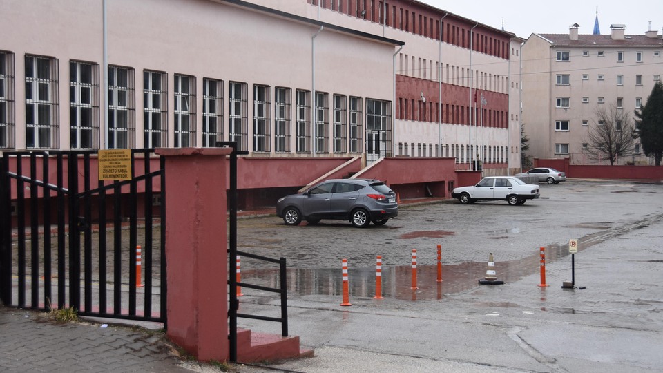 Okulda panik! 34 öğrenci karantinada